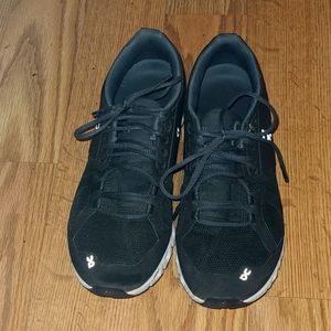 ON Running Cloud Running shoe Women's Size 7.5 Medium Width
